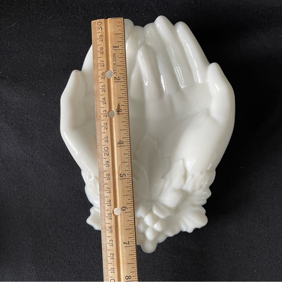 Opened Hands Trinket Dish - Westmoreland - Milk Glass - Picture 6 of 9